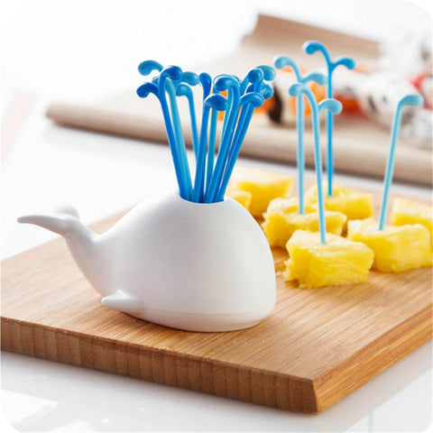 1set Novelty Fruit Vegetable Tools Creative White Whale Design Jar Spray Fruit Pick Kitchen Tool Free shipping